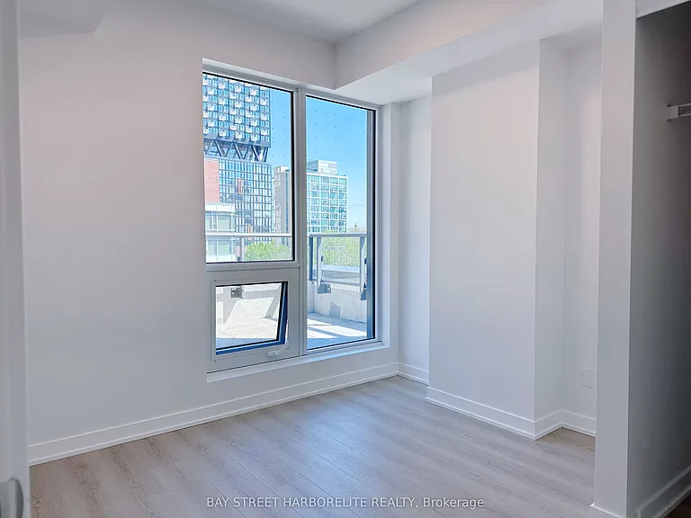 100 Queen St E #603 — Photo 11