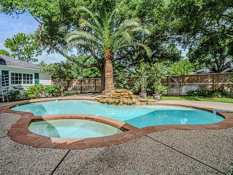 5415 Emerald Brk — Photo 1