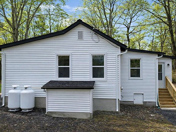 2nd image of 548 Dosen Road