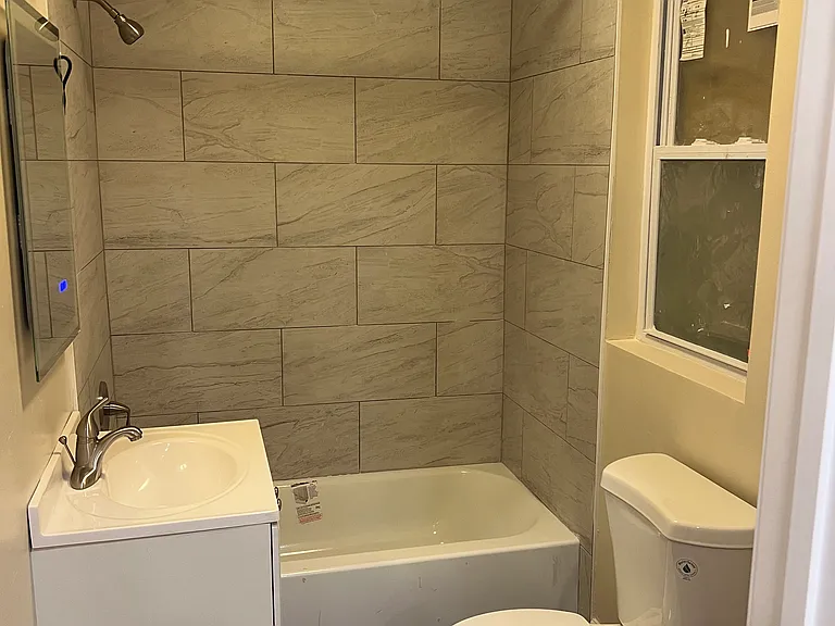 4255 Ashland Ave — Photo 4