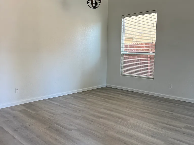 1631 Gillette Dr — Photo 3
