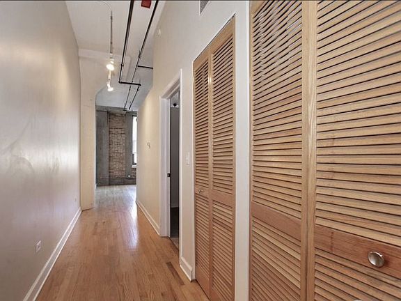 4th image of 221 E Cullerton St APT 313