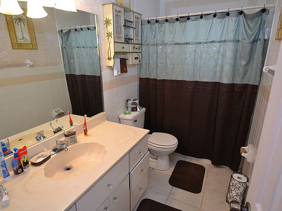 3rd image of 6691 NW 6th Ct
