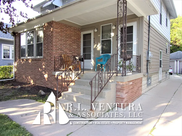 413 Blaine Ave — Photo 2