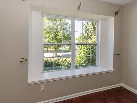 5th image of 12047 Royalwood Dr
