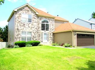 2072 Grovetown Dr, Bartlett, IL 60103