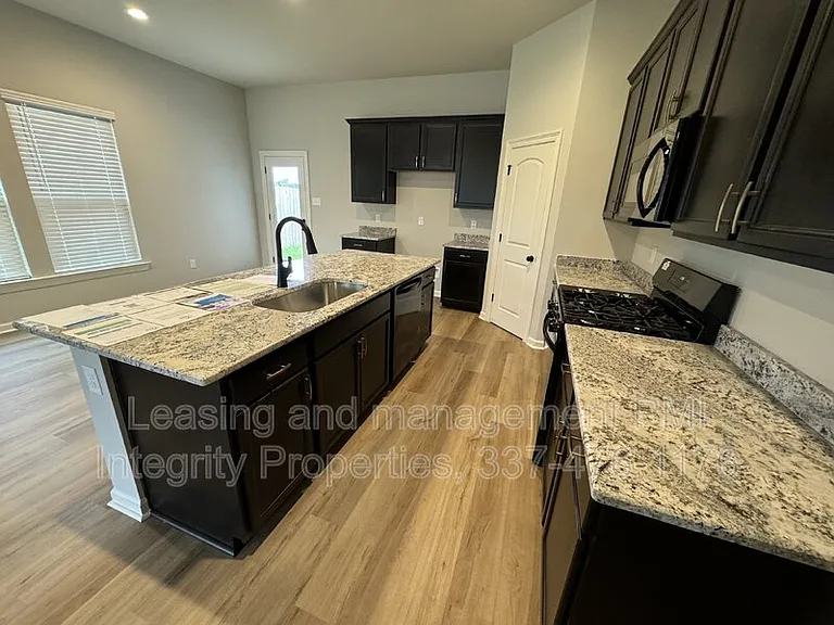 112 Segovia Way — Photo 8
