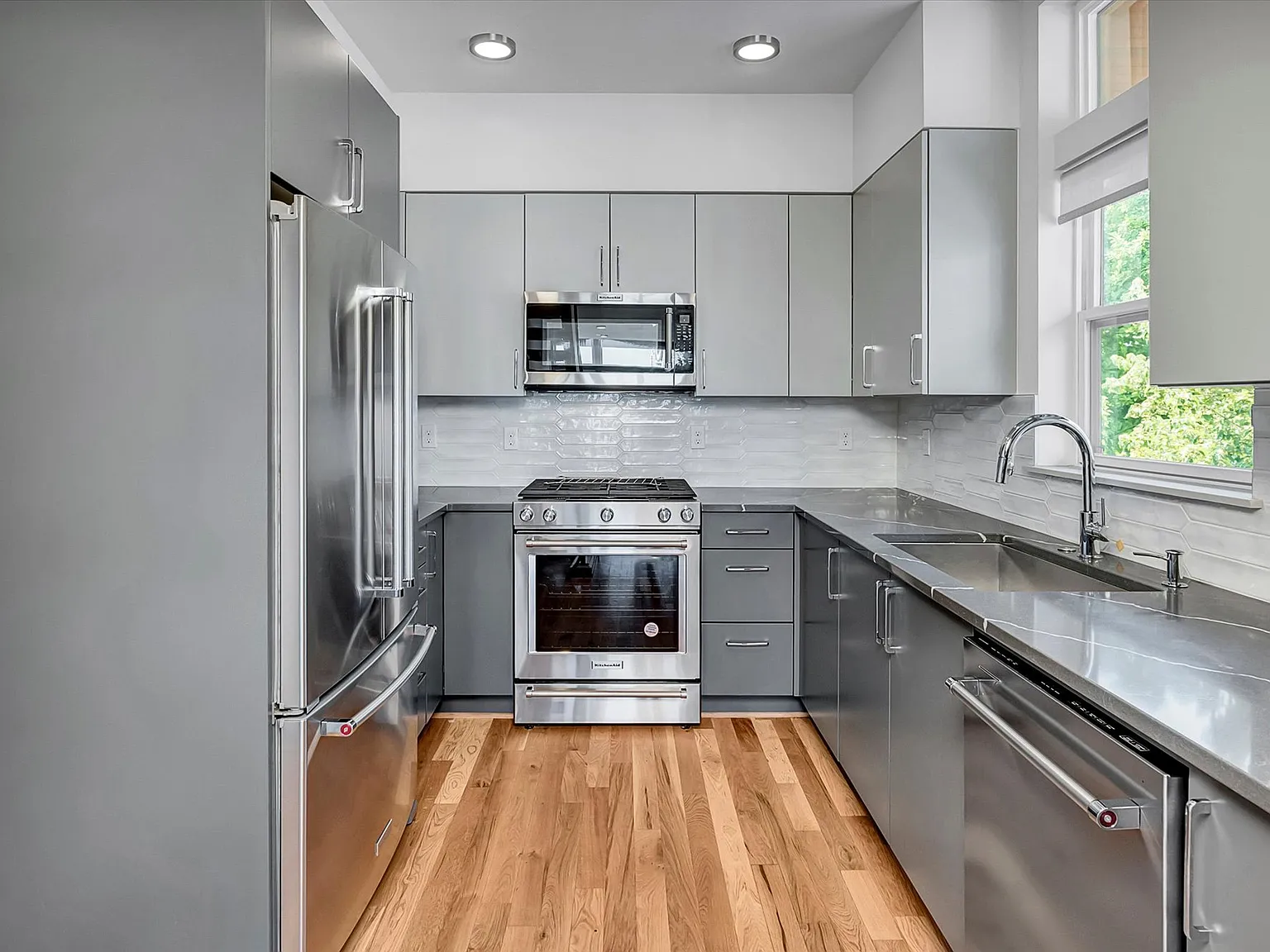 4 bed, 1890 sqft, $6,250 — Photo 4