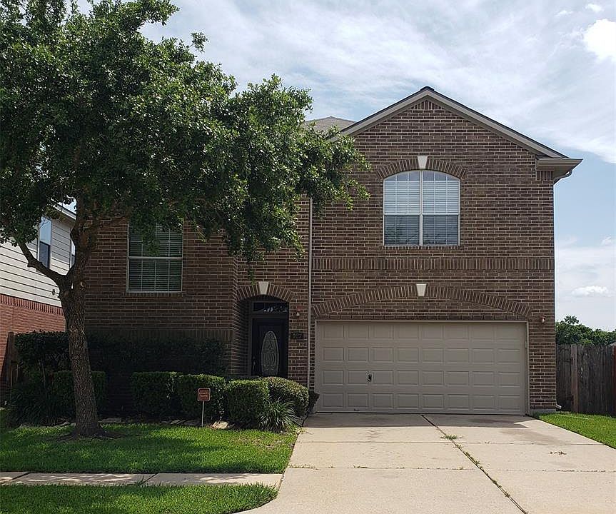 1st image of 927 Cavern Brook Ln