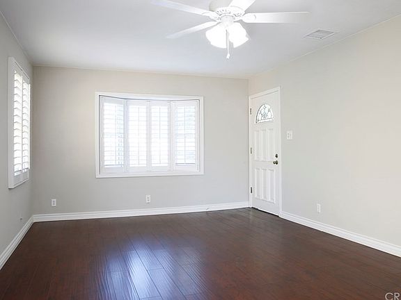 4th image of 7423 Variel Ave
