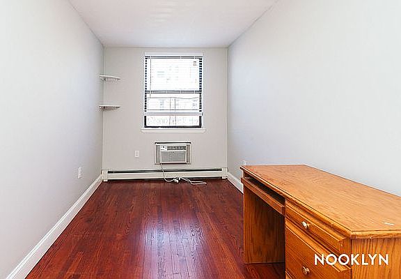 4th image of 306 Hart St #3
