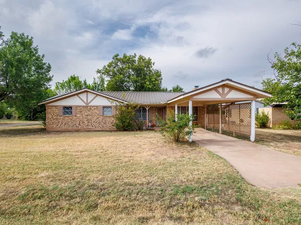 1201 N 10th St, Ballinger, TX 76821