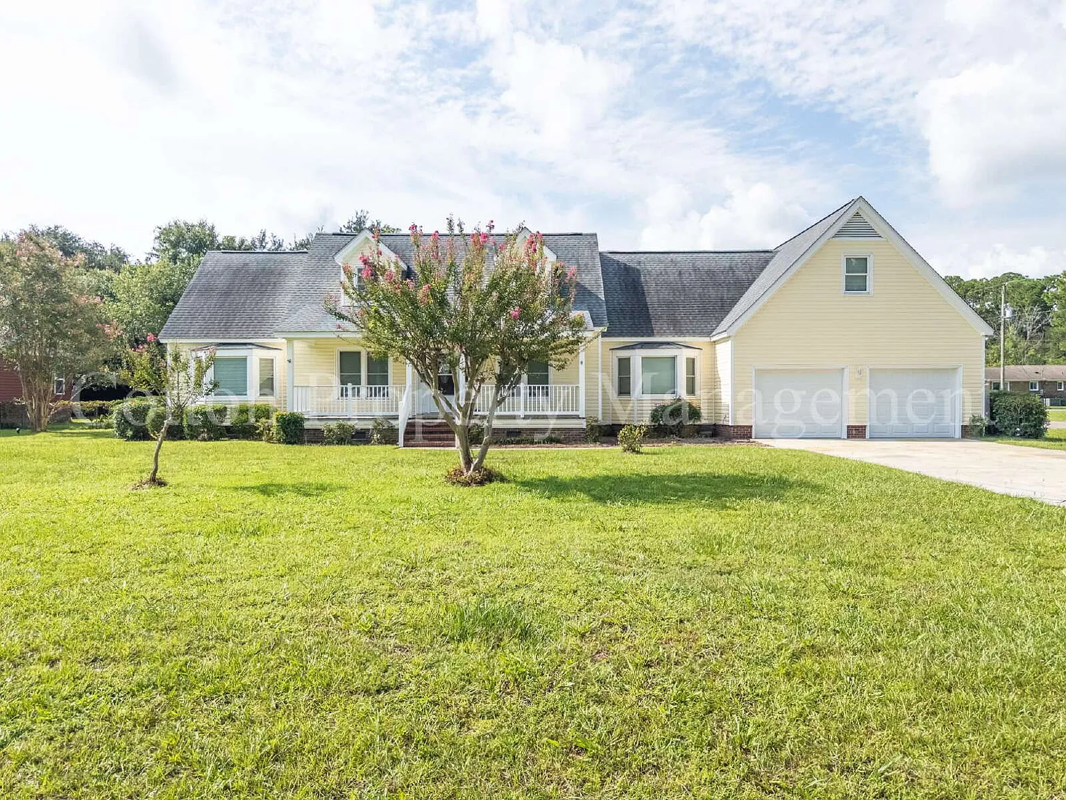 3 bed, 2.5 bath, 2250 sqft, $2,800 — Photo 4