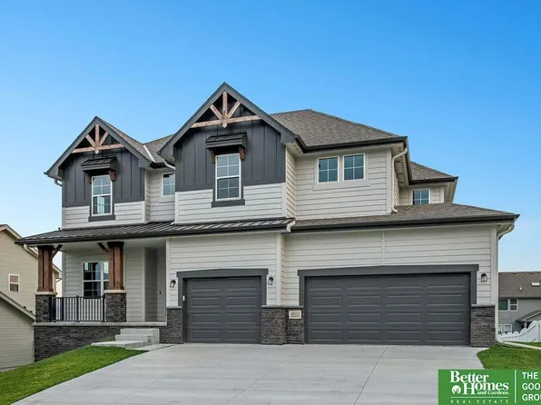 18325 Summit Dr, Omaha, NE 68136