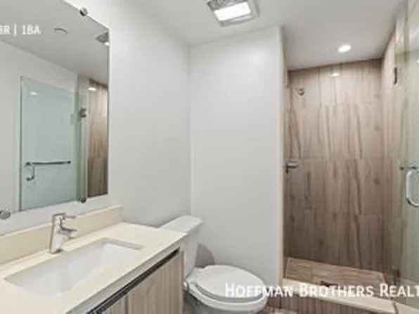 126 S Kings Rd, Los Angeles, CA 90048