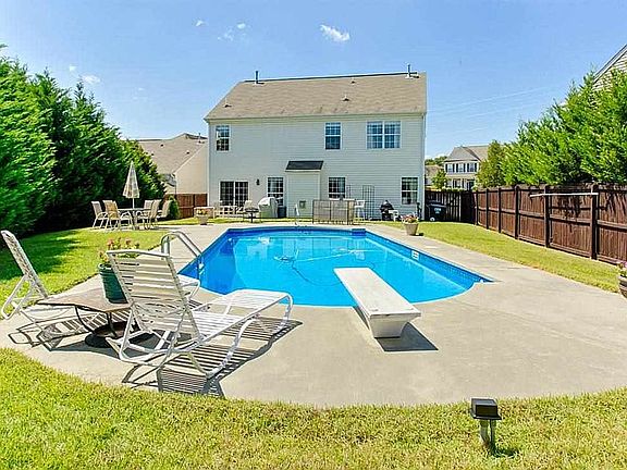 5th image of 6 Lone Willow Ct
