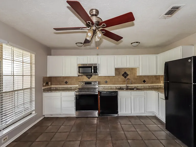 13916 Bonnercrest Dr — Photo 8