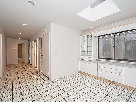 4th image of 16 Eastbury Ct