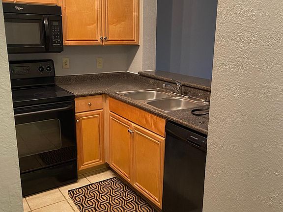 4th image of 29 Arbor Club Dr Unit 212