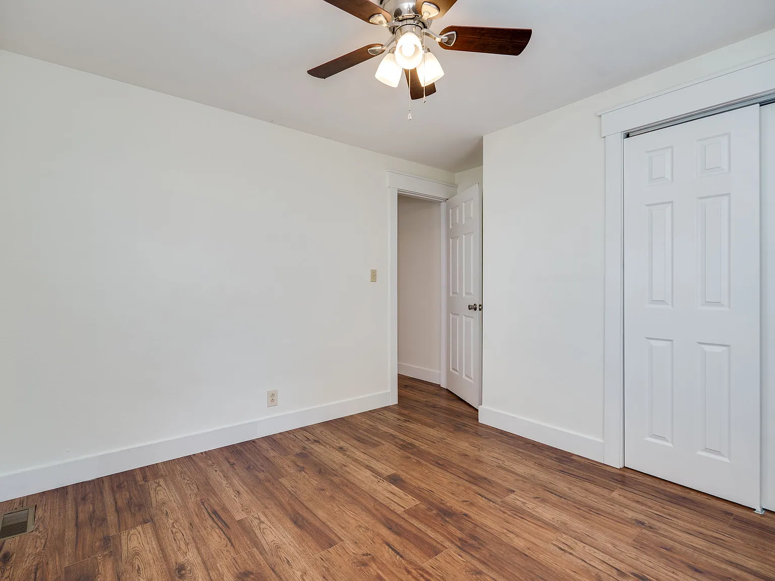 4 bed, 1.5 bath, 1250 sqft, $1,950 — Photo 4