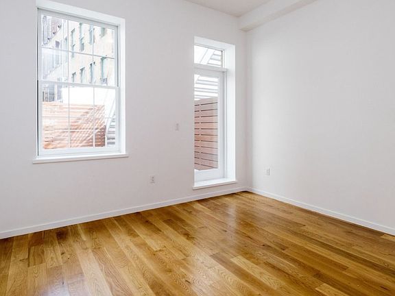 5th image of 323 Canal St Frnt 2