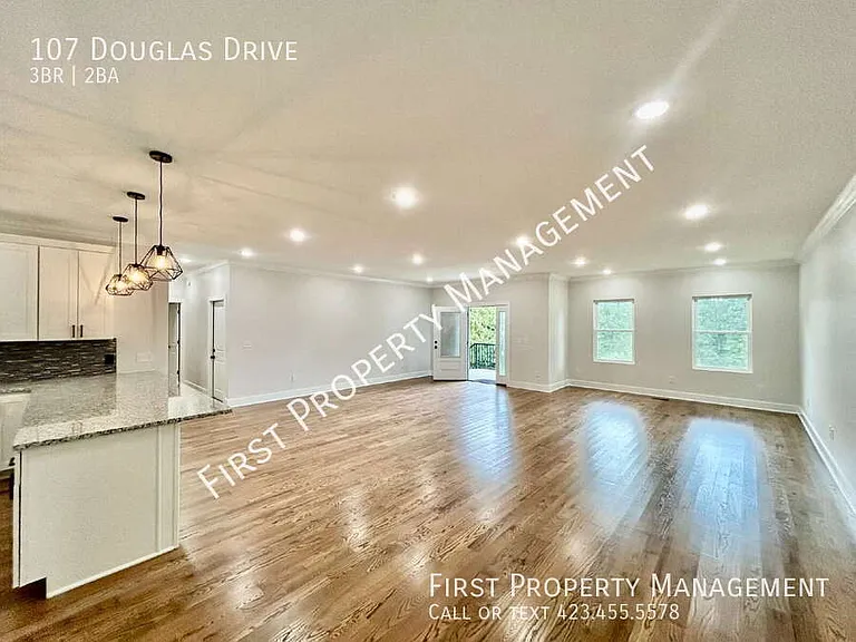 107 Douglas Dr — Photo 7