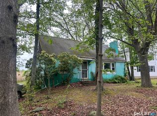55 Woodland Dr, Old Saybrook, CT 06475
