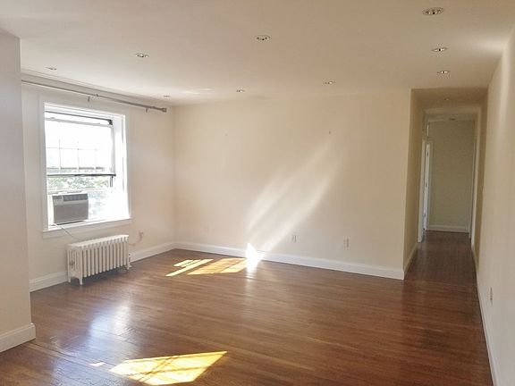 3rd image of 3069 Hobart St #6J