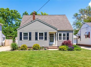 2141 Green Ridge Dr, Wickliffe, OH 44092