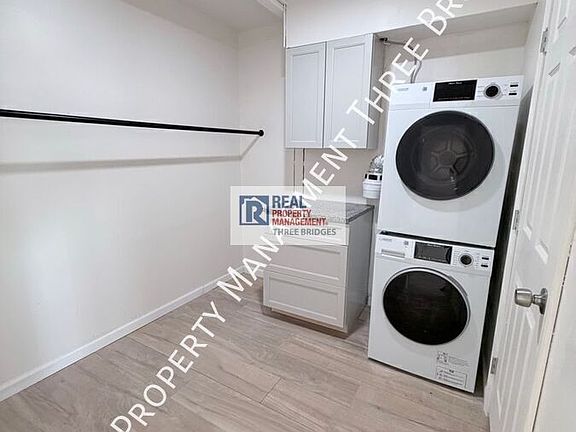 4th image of 7422H Hazelcrest Dr