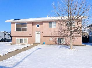 200 SW Upland Blvd W, Brooks, AB T1R0R1