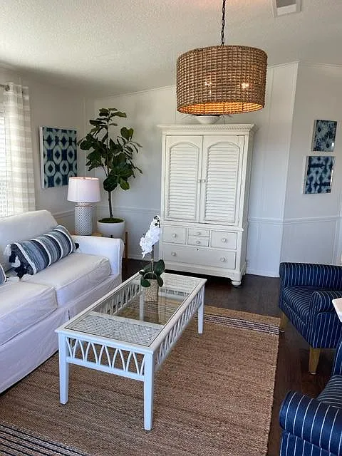 11330 S Indian River Drive — Photo 2