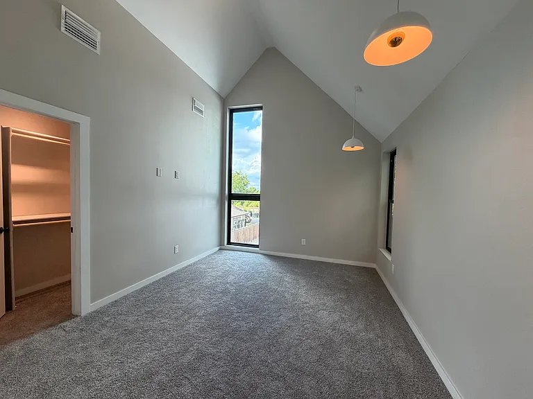 957 Woods Ave — Photo 17