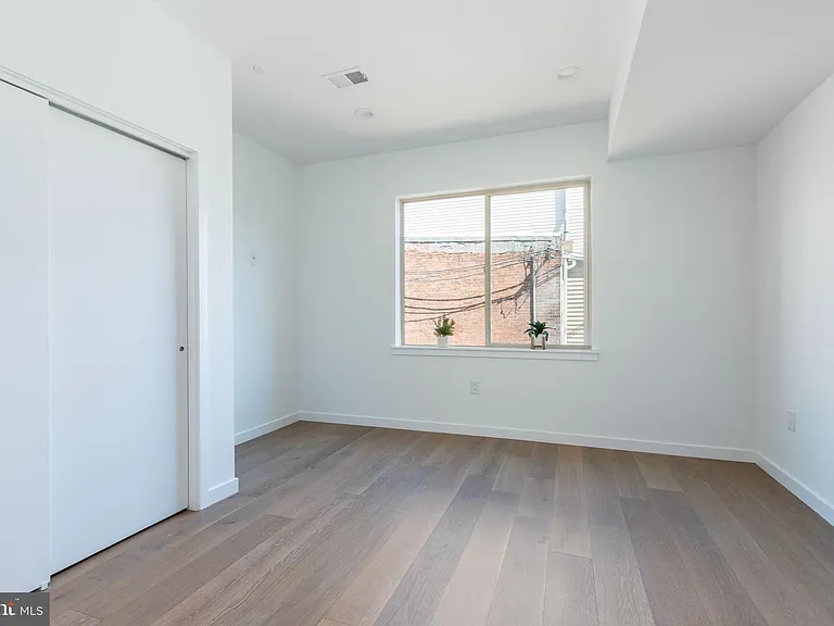 2925 W Master St — Photo 24