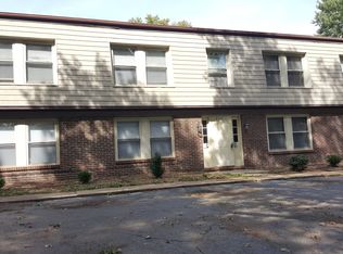317 W I St APT D, Swansea, IL 62226