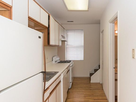 4th image of 2823 N Lincoln Ave