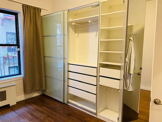 229 W 16th St #1C — Photo 32