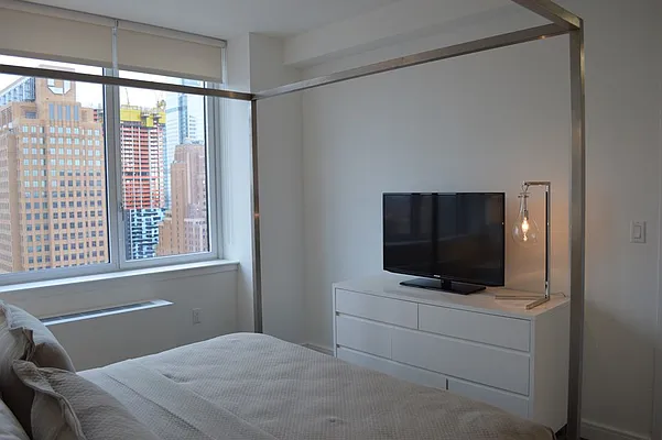 Rented by Lalezarian Properties | media 34