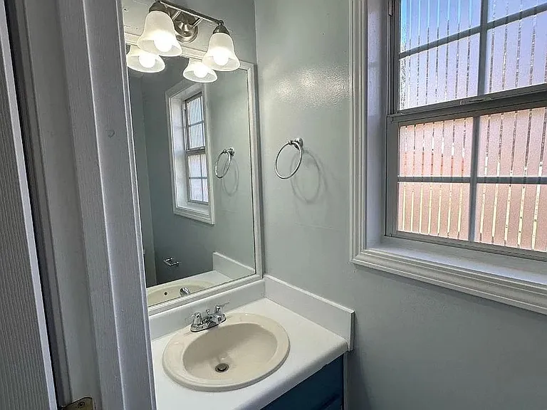 1261 Lakeview Rd — Photo 19
