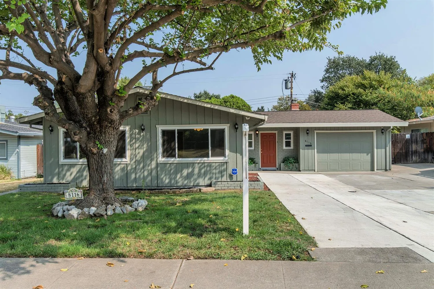 8116 Buttonwood Way photo 1