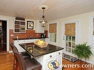 Updated Kitchen, Granite, Stainless and glass cooktop