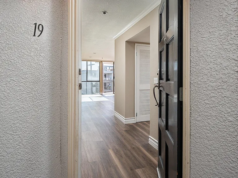 2424 Front St #19 — Photo 5
