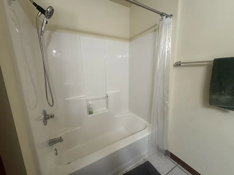 2037-2039 River Point Ct — Photo 15
