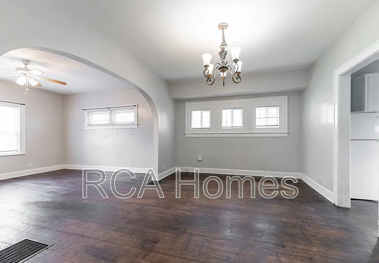 1619 E Tabor St — Photo 3