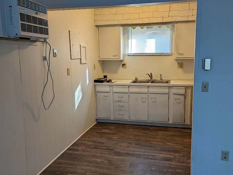 115 E Sycamore St #115 — Photo 3