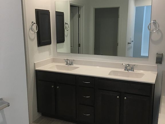 5th image of 4113 Sumac Dr NW