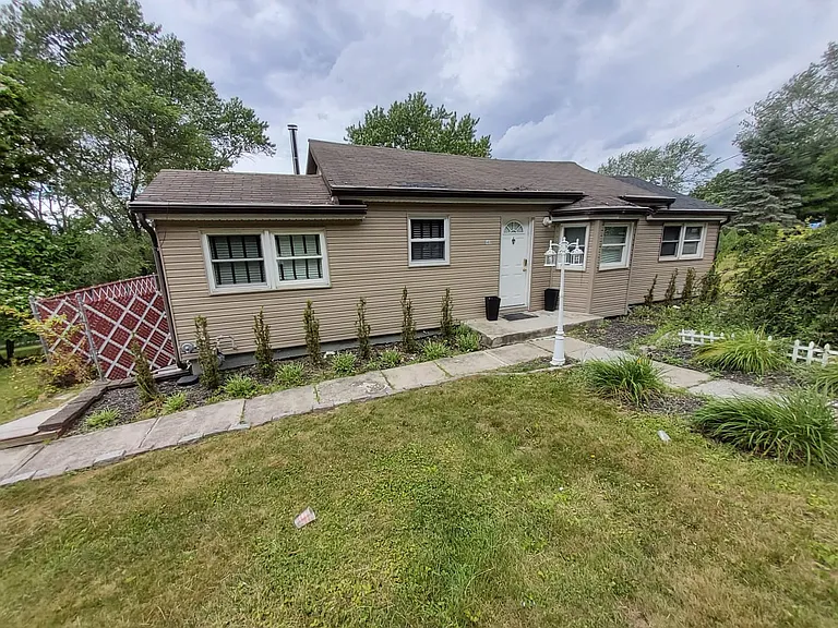 469 Hillside Rd — Photo 1