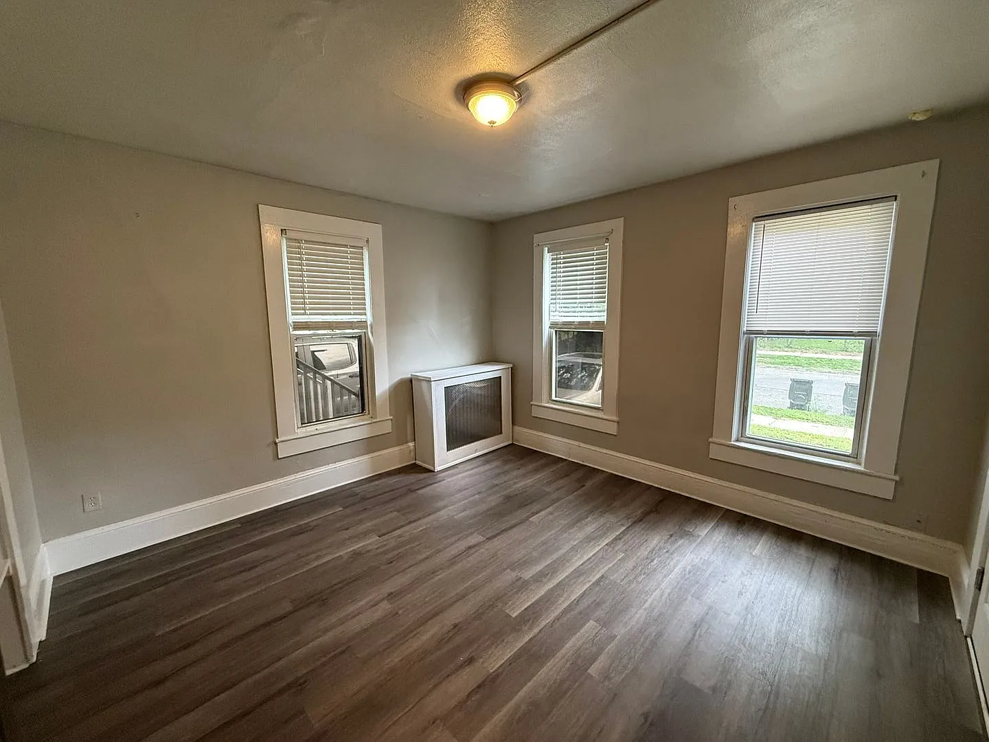 33-35 Emerson Street — Photo 3