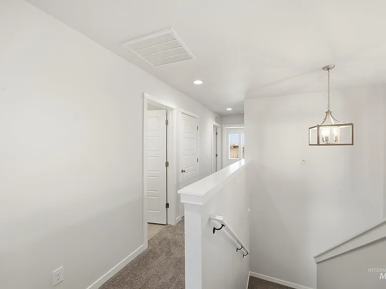 10863 Greensboro St — Photo 11