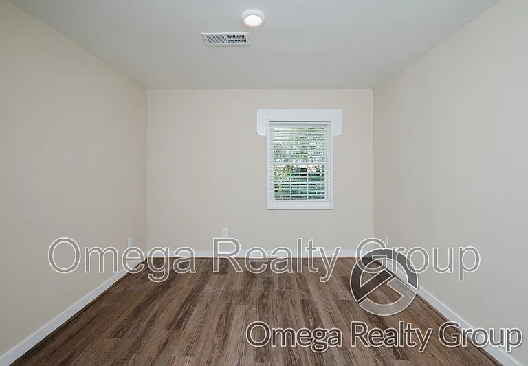 14 E Clay St — Photo 25